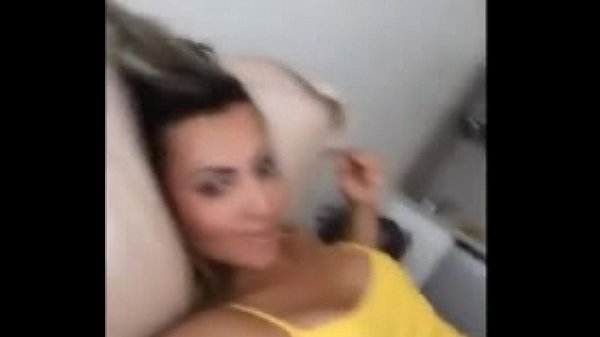 Novinha gostosona na webcam com seu namorado