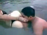 Casal safadinho fazendo sexo no rio